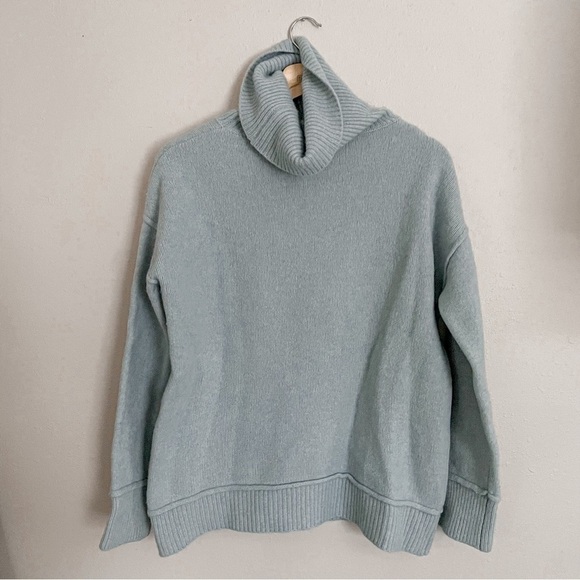 Sweaty Betty | Elevate Mountain Wool / Yak Turtleneck Sweater - Picture 3 of 10